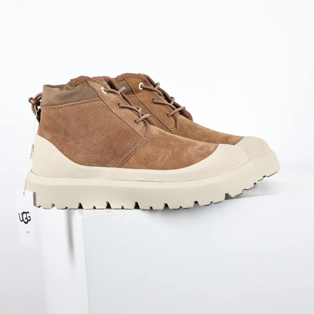 Pick up locally 💰660 Core recommendation Good price It is a very suitable choice for keeping warm in winter and at home. In the new year, uug launched a series of styles, which are partial to the preferences of young consumers and have also moved to the forefront of fashion trends. Shoe body material Water-repellent coated suede upper 17mm UGGPURE™ implantable wool insole Lightweight non-slip comfortable rubber outsole With brand LOGO trademark Comes with a full set of packaging Size: 35 36 37 38 39 40 41 42 43 44 45